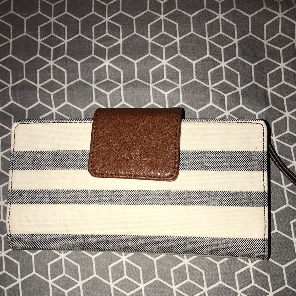 Fossil Brand Women’s Wallet Clutch